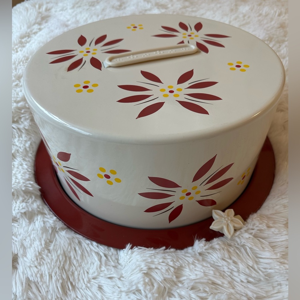 Temp-Tations Old World Confetti Cake  Carrier Locking Lid